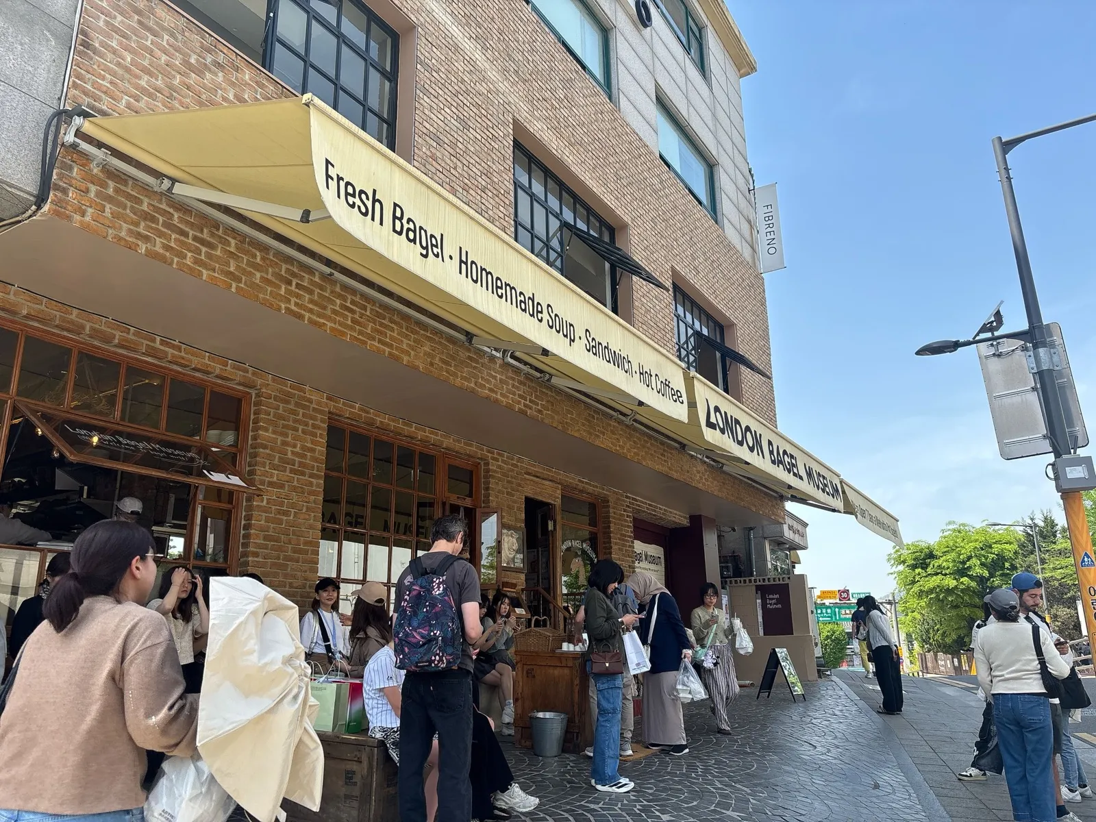 看板商品のポテトチーズベーグル