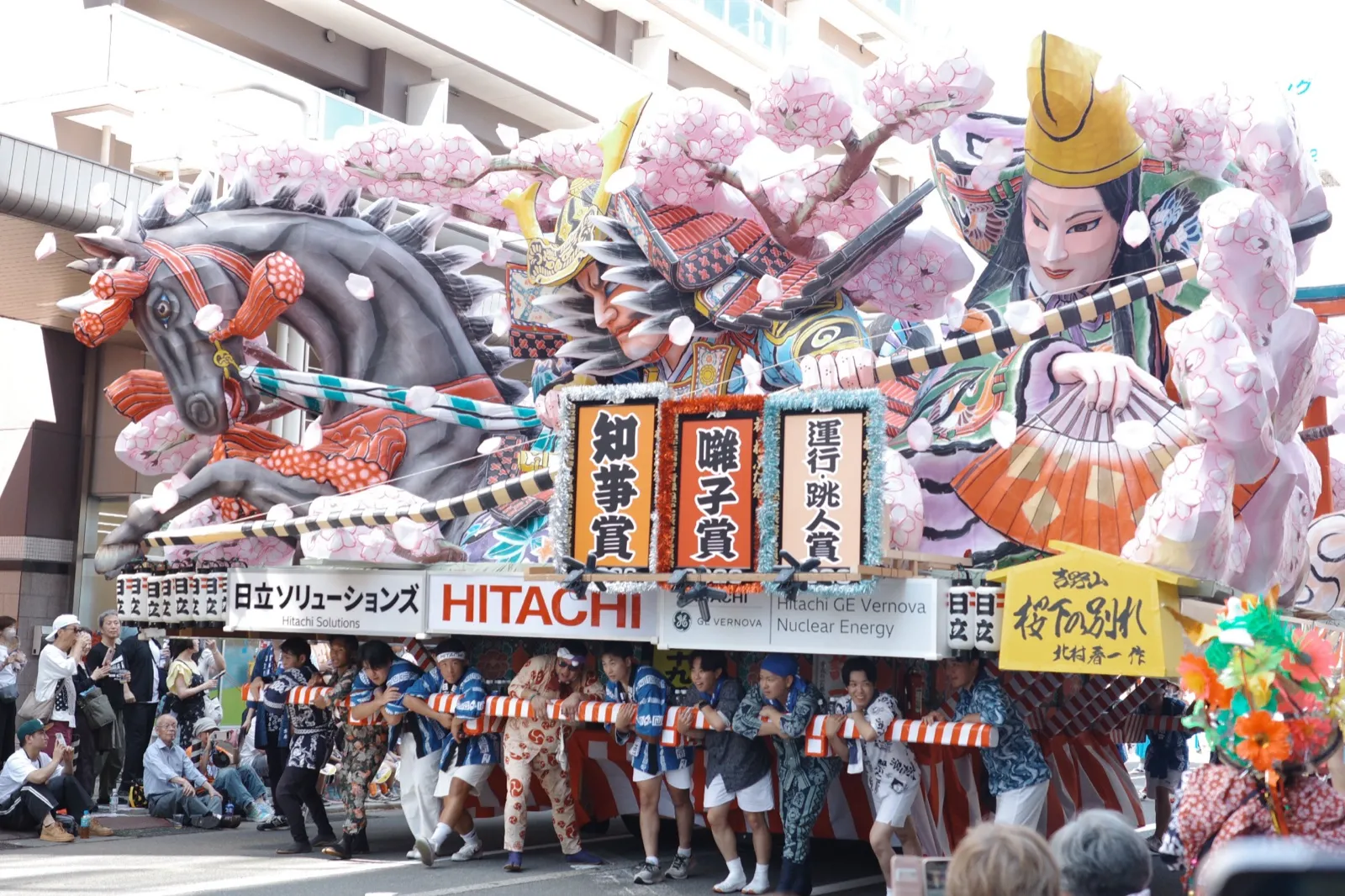 知事賞を受賞した日立連合ねぶた委員会の大型ねぶた「吉野山 桜下の別れ」