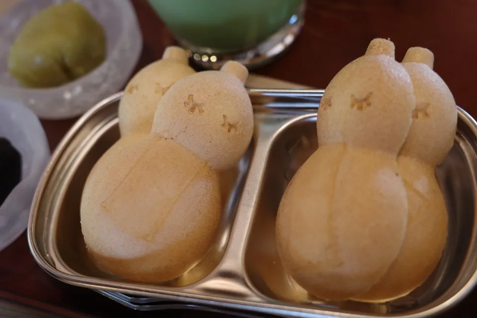 NARAYA CAFEのひょうたん型の最中「ならやん」のアップ