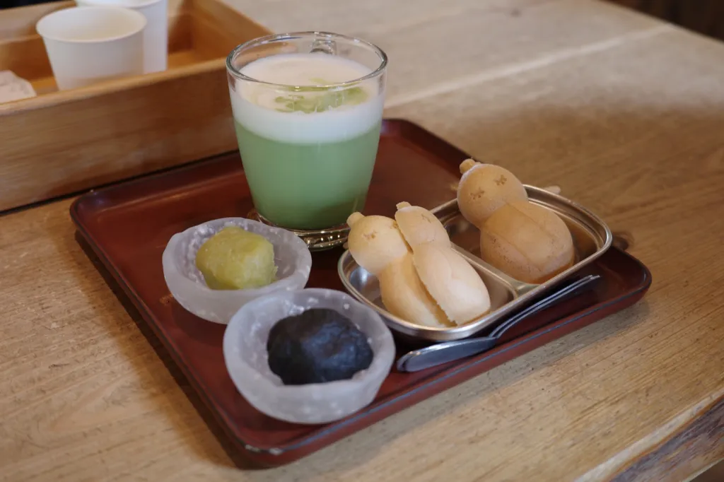 NARAYA CAFEのひょうたん最中「ならやん」と餡、抹茶ラテのセット