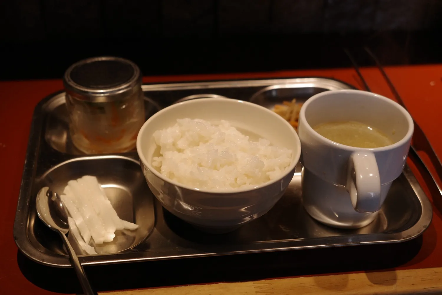 司の十和田バラ焼きランチのごはんセット(白米・スープ・漬物)