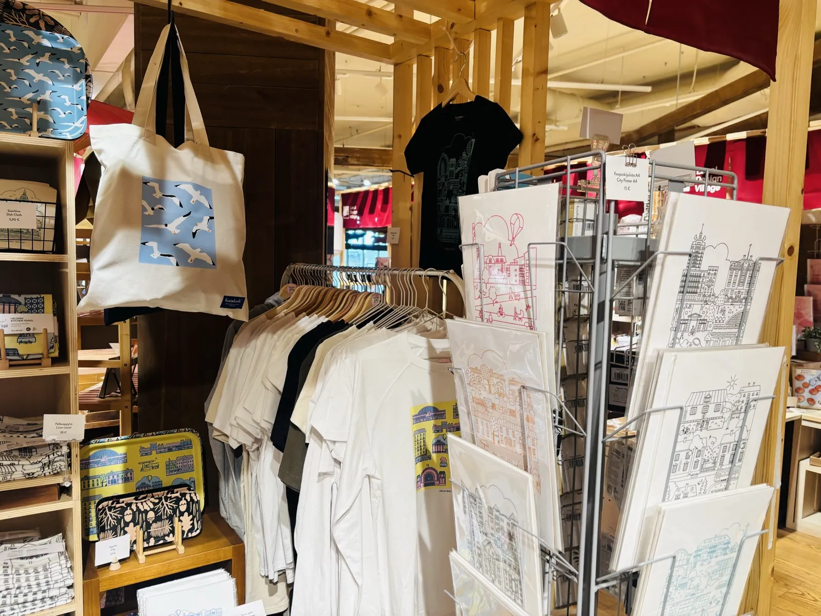 カモメ柄のトートバッグやTシャツ、建物の線画のポスター